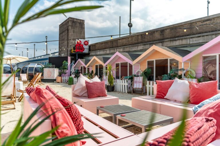 Quirky Beach & Winter Wonderland Bar image 20