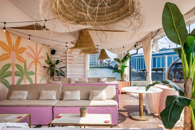 Quirky Beach & Winter Wonderland Bar image 26