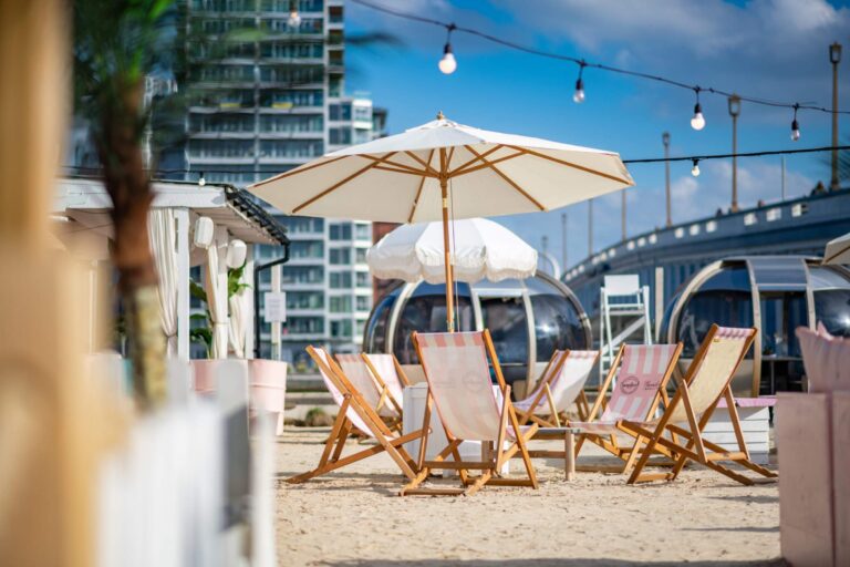 Quirky Beach & Winter Wonderland Bar image 34