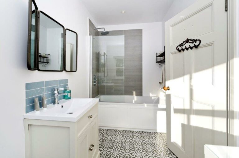 Grand Country House Guildford image 28