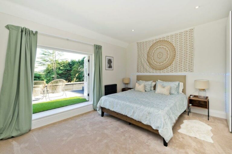 Grand Country House Guildford image 33