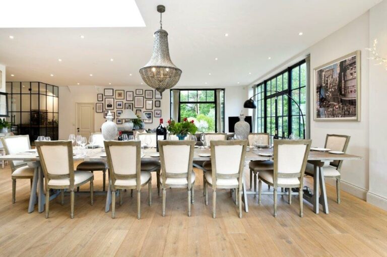 Grand Country House Guildford image 6