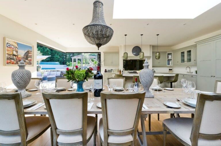 Grand Country House Guildford image 7