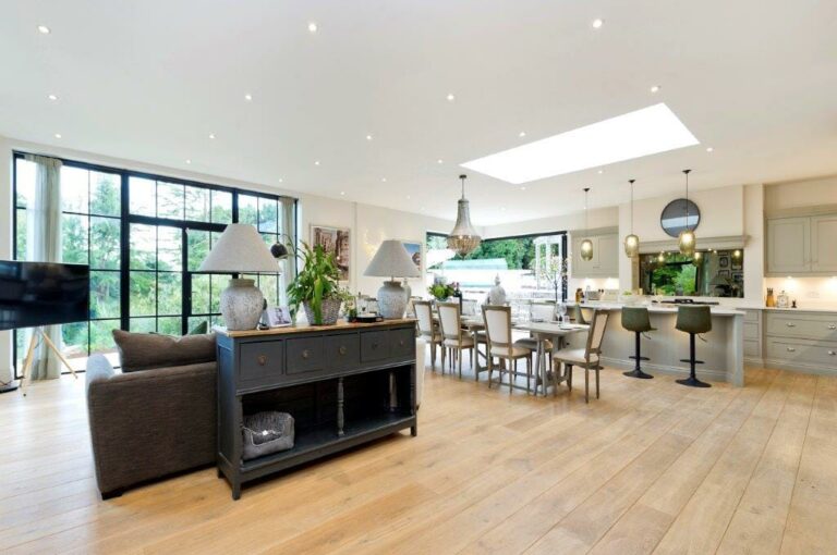 Grand Country House Guildford image 8