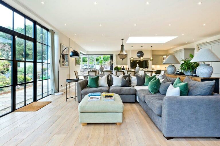 Grand Country House Guildford image 10