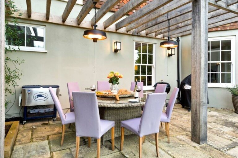 Grand Country House Guildford image 34
