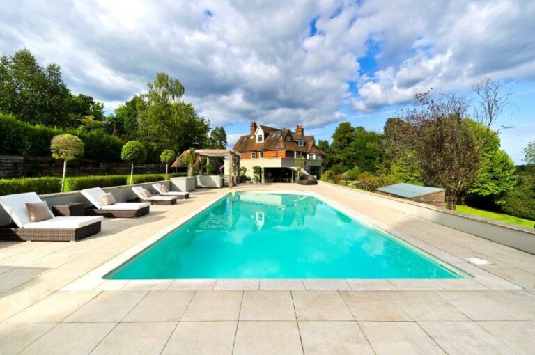 Grand Country House Guildford image 19