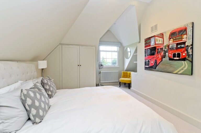 Grand Country House Guildford image 24