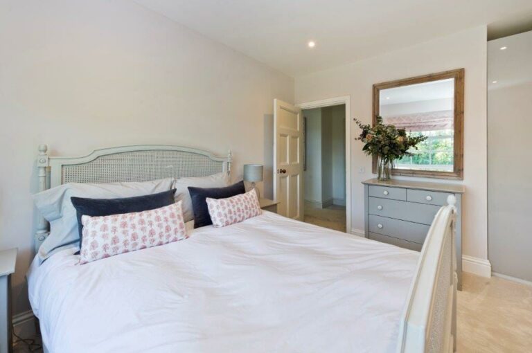 Grand Country House Guildford image 25
