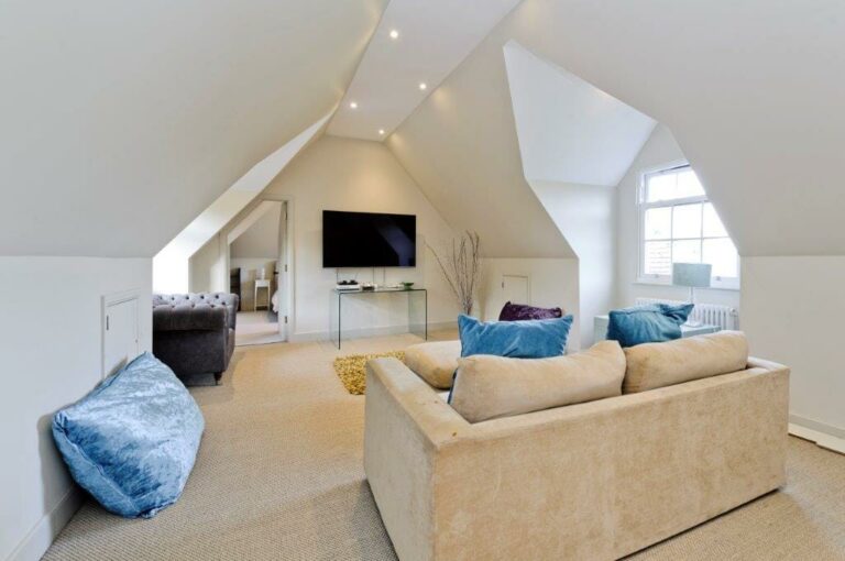 Grand Country House Guildford image 16