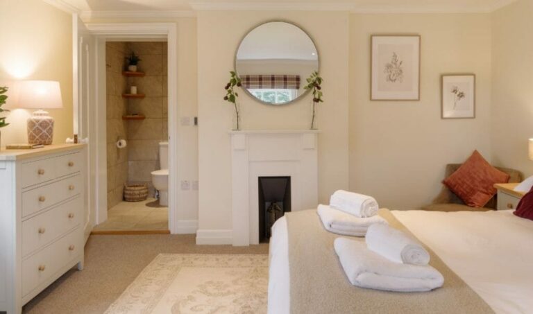 Grand English Estate image 86