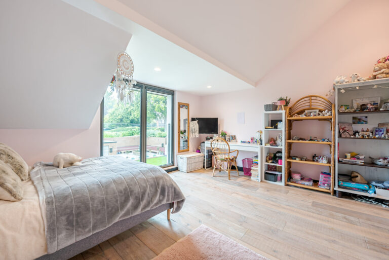 Leatherhead Grand Designs image 35
