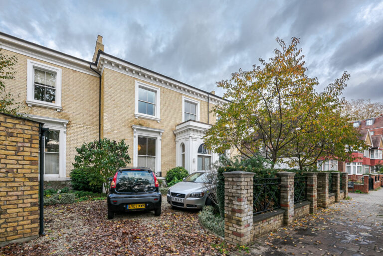 Converted Vicarage Clapham image 35