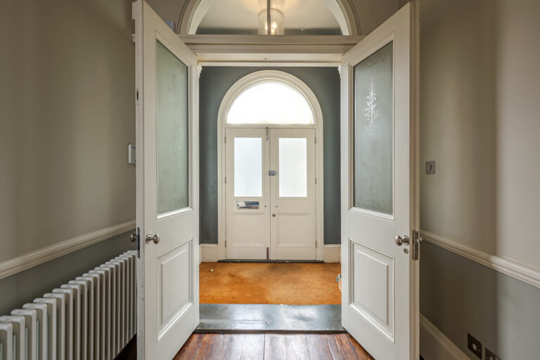 Converted Vicarage Clapham image 13