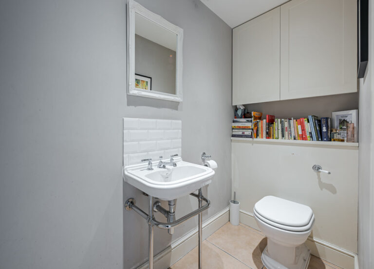 Converted Vicarage Clapham image 30