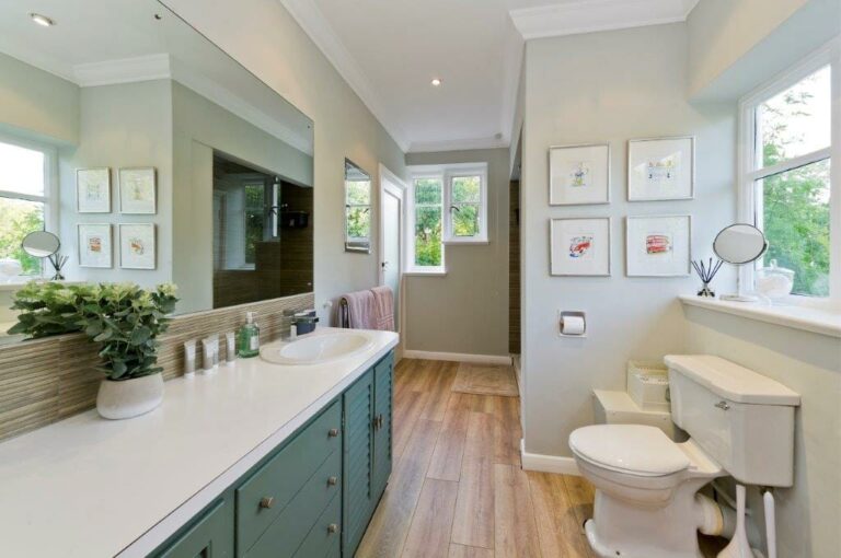 Grand Country House Guildford image 27