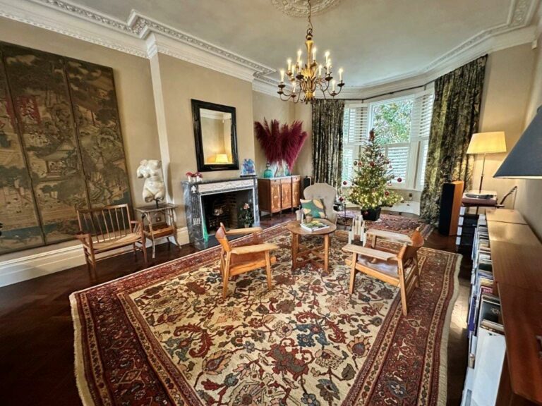 Clapham Family Home image 9