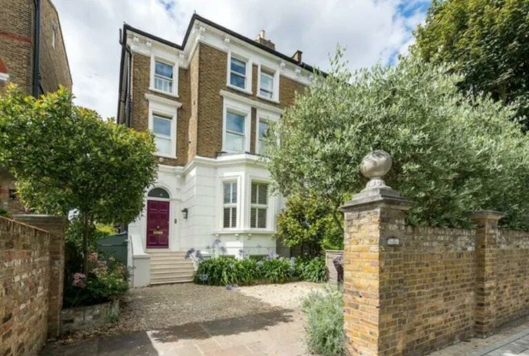 Clapham Family Home image 1