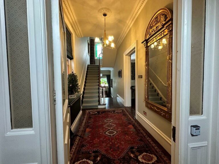 Clapham Family Home image 5