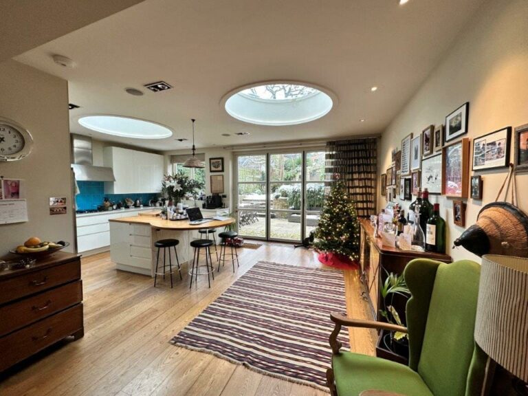 Clapham Family Home image 2