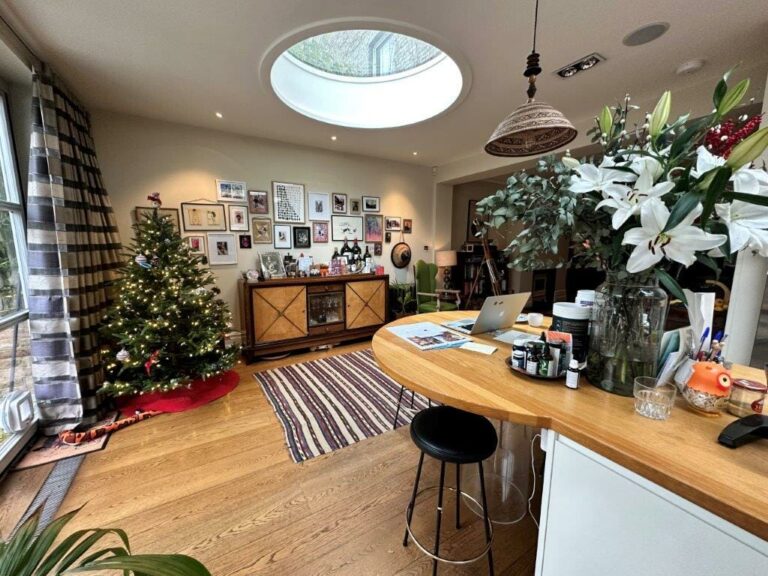 Clapham Family Home image 4