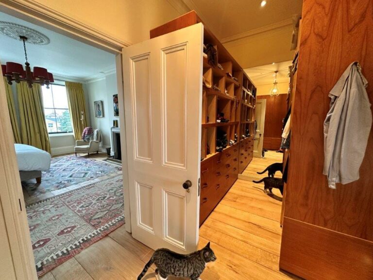Clapham Family Home image 14