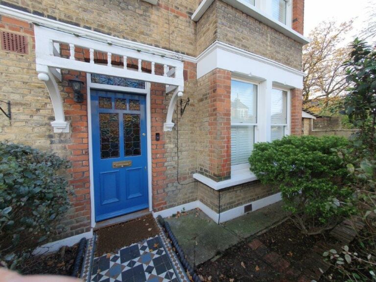 Edwardian Family Home image 10
