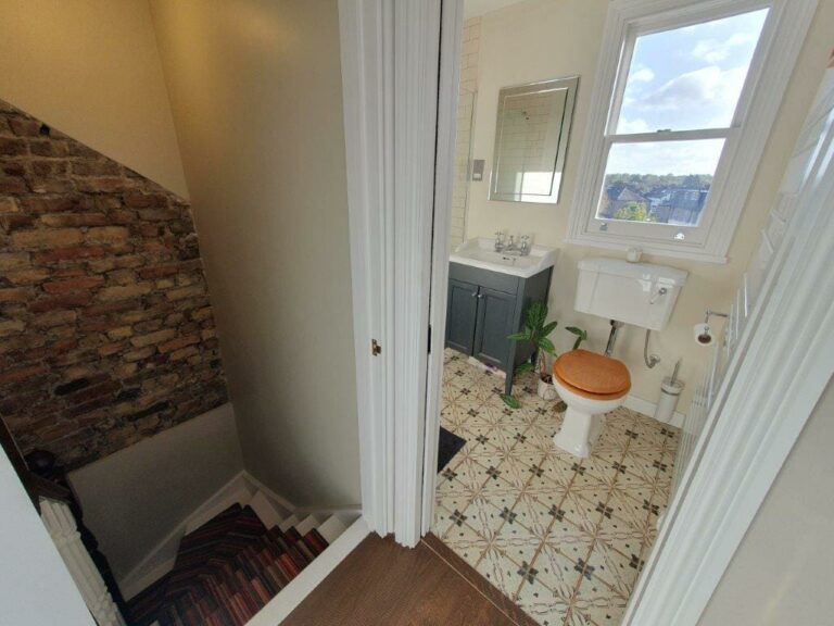 Edwardian Family Home image 36
