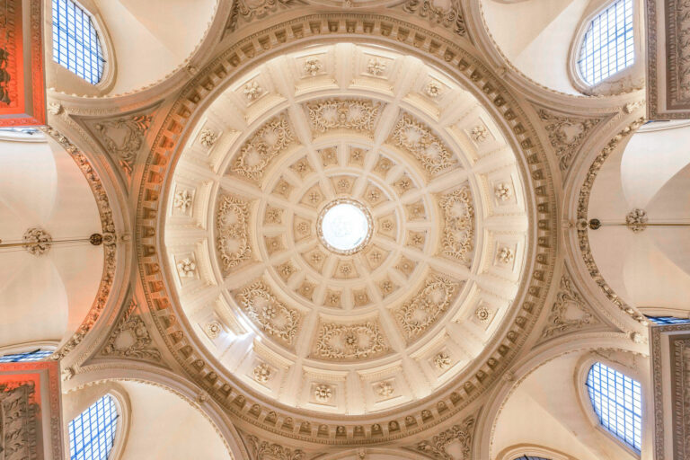 Stunning Church in Bank image 8