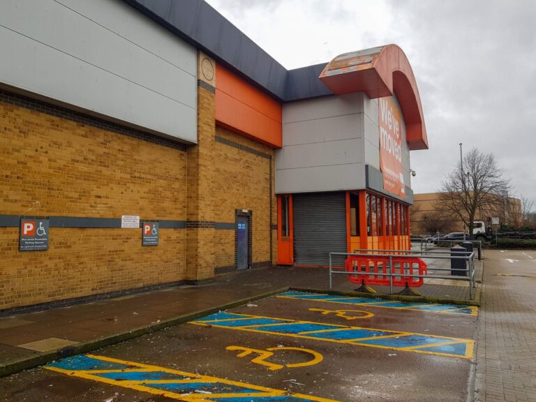 Former Distribution Warehouse Available for Short Term Production Hires image 21