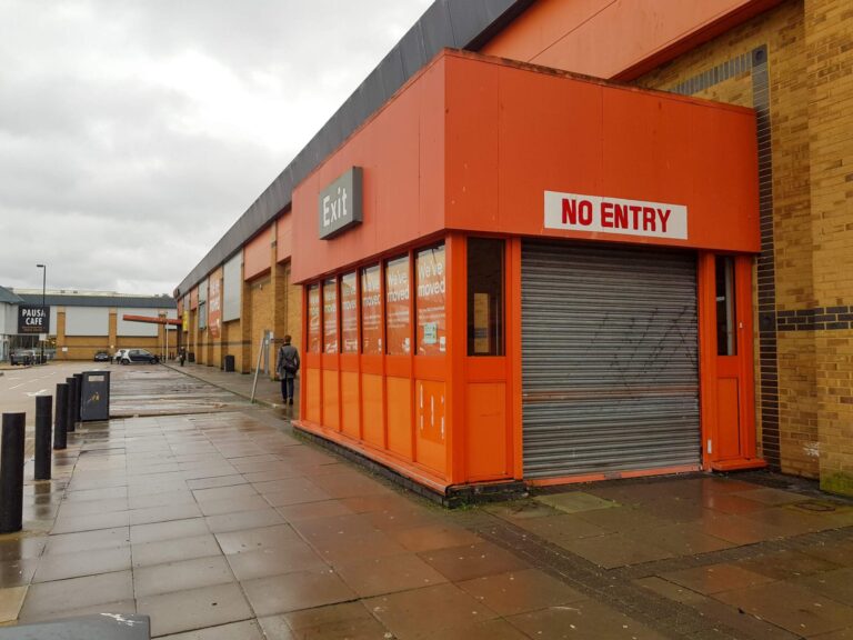 Former Distribution Warehouse Available for Short Term Production Hires image 22