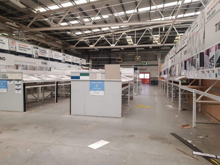 Former Distribution Warehouse Available for Short Term Production Hires image 13
