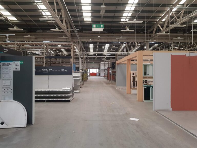 Former Distribution Warehouse Available for Short Term Production Hires image 14