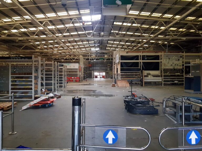 Former Distribution Warehouse Available for Short Term Production Hires image 5