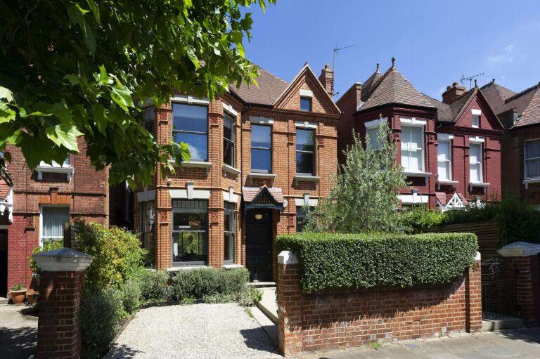 Renovated Cricklewood Home image 2