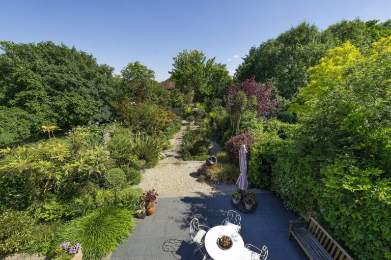 Renovated Cricklewood Home image 33