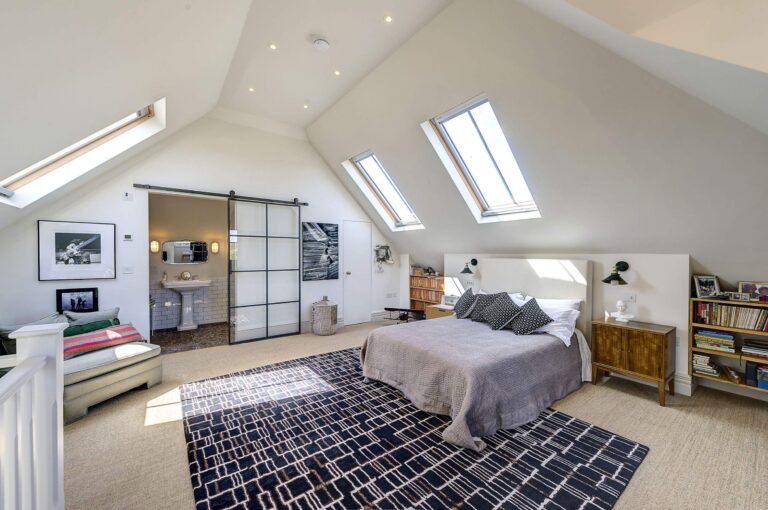 Renovated Cricklewood Home image 24