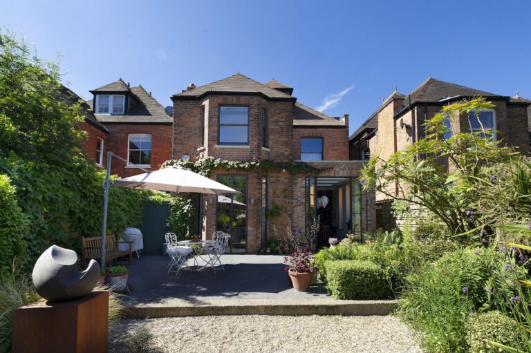 Renovated Cricklewood Home image 31
