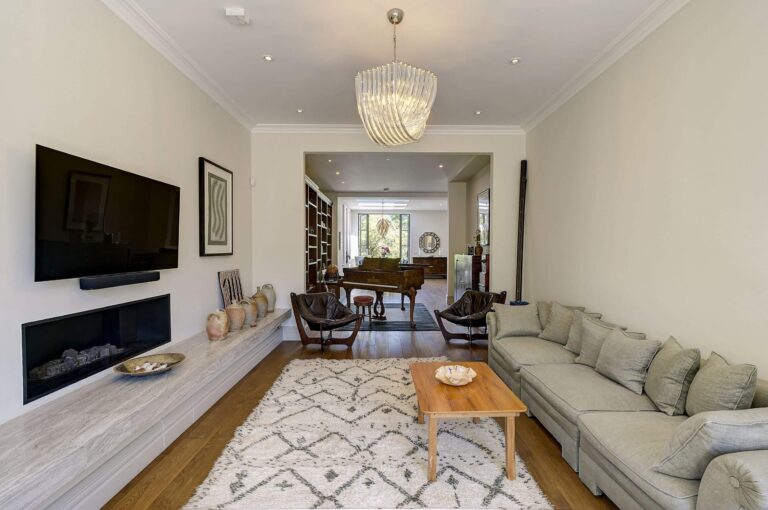 Renovated Cricklewood Home image 10