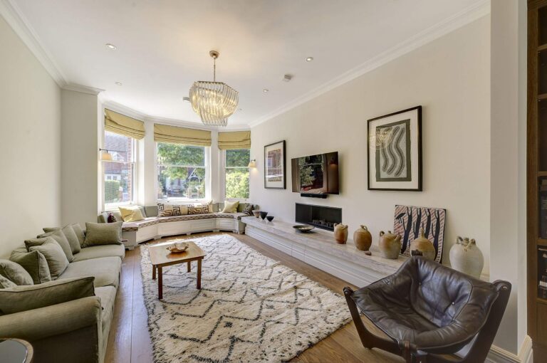 Renovated Cricklewood Home image 13