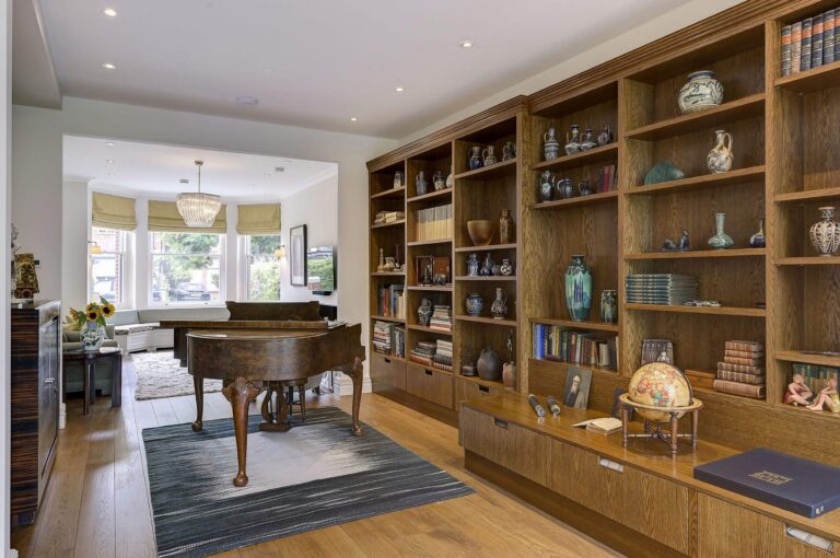 Renovated Cricklewood Home image 15