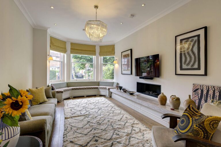 Renovated Cricklewood Home image 11