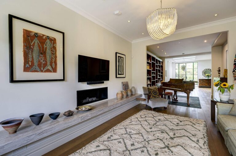 Renovated Cricklewood Home image 12