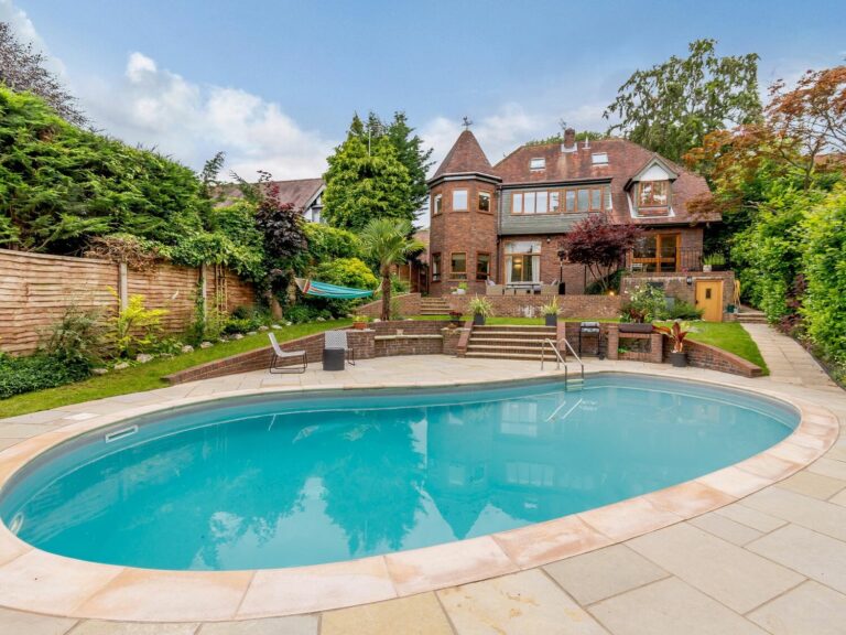 Home near Pinewood Studios image 1