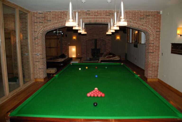 Secluded Country Home in North London image 15