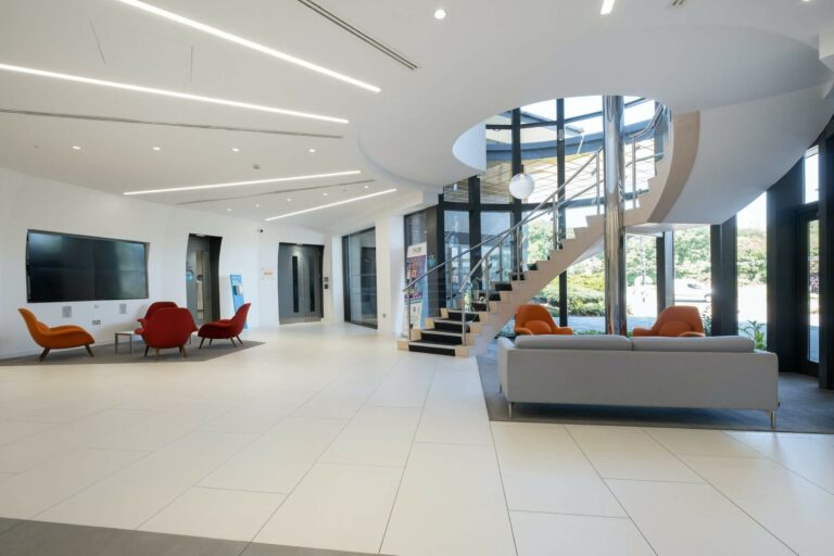 Spacious Office Suite image 9