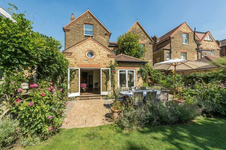Large Ealing Family Home image 56