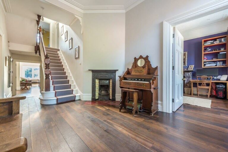 Large Ealing Family Home image 5