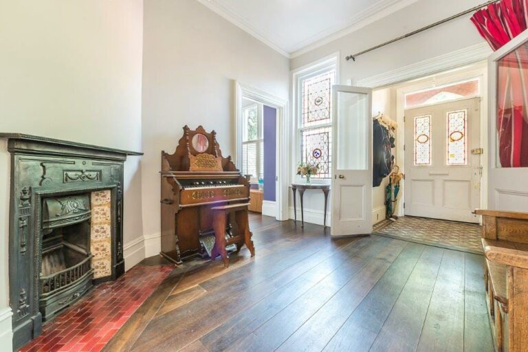 Large Ealing Family Home image 7