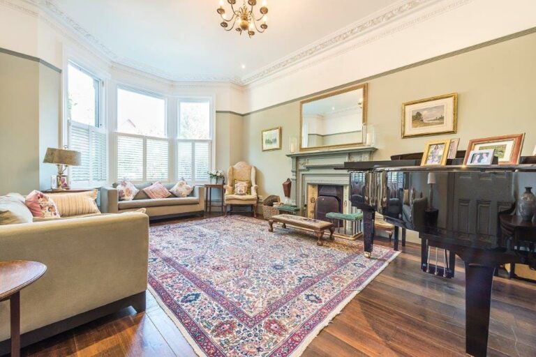 Large Ealing Family Home image 17